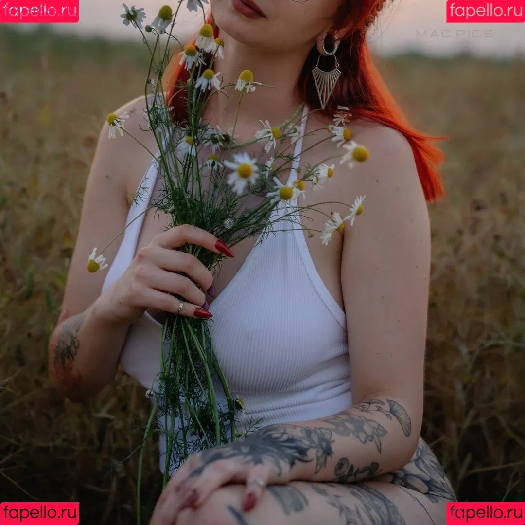 Kira-Julie Onlyfans Photo Gallery 