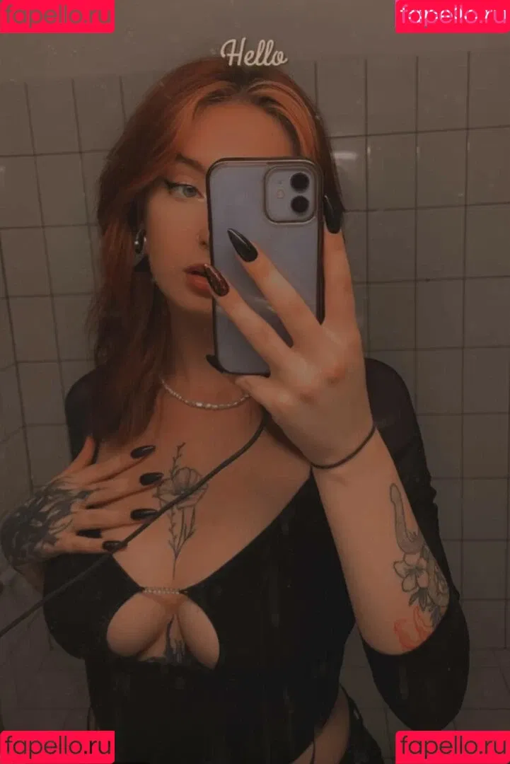 Kira-Julie Onlyfans Photo Gallery 