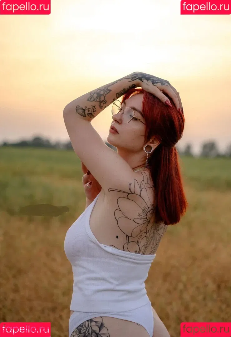 Kira-Julie Onlyfans Photo Gallery 