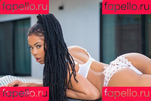 Kira-Julie Nude Onlyfans Photo 16