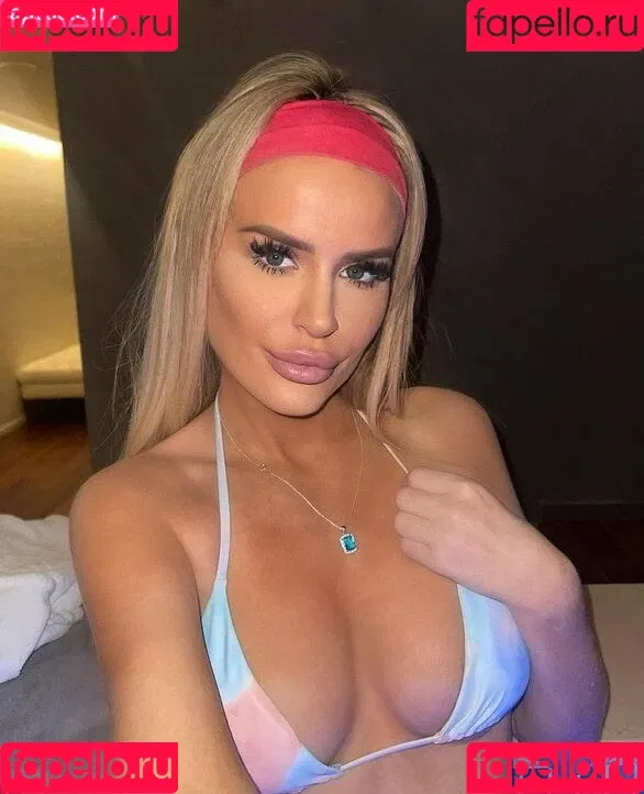 Nicole Farrell Onlyfans Photo Gallery 