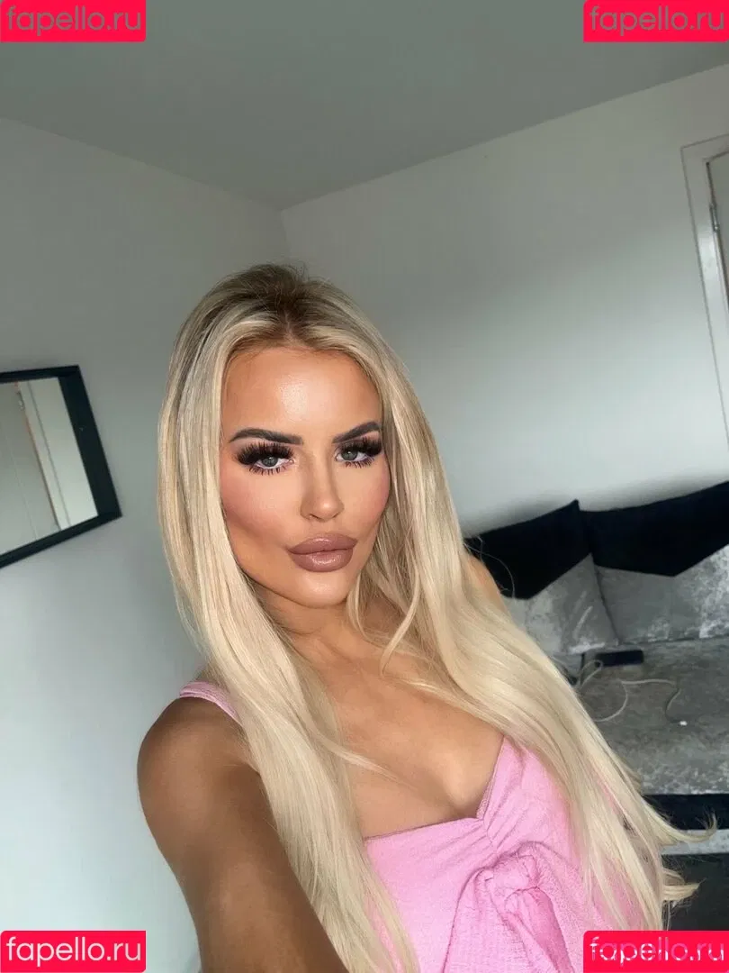 Nicole Farrell Onlyfans Photo Gallery 