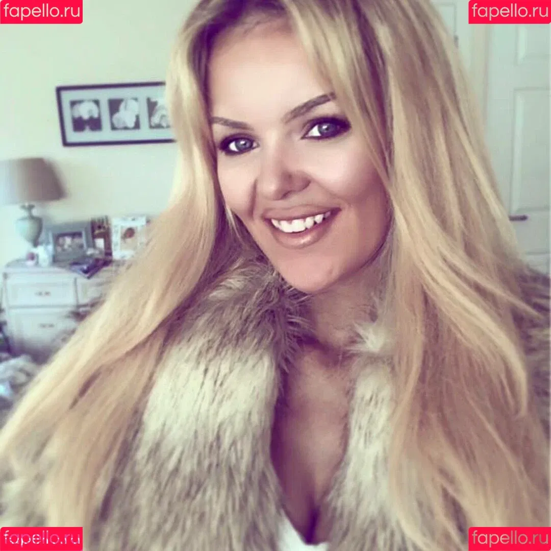Nicole Farrell Onlyfans Photo Gallery 