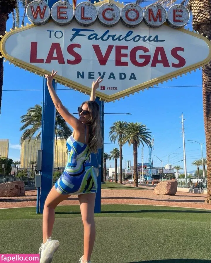 Nicole Farrell Onlyfans Photo Gallery 