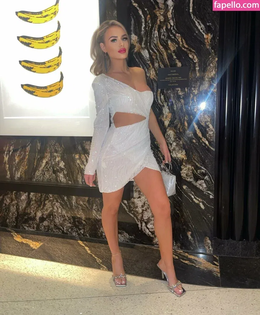 Nicole Farrell Onlyfans Photo Gallery 