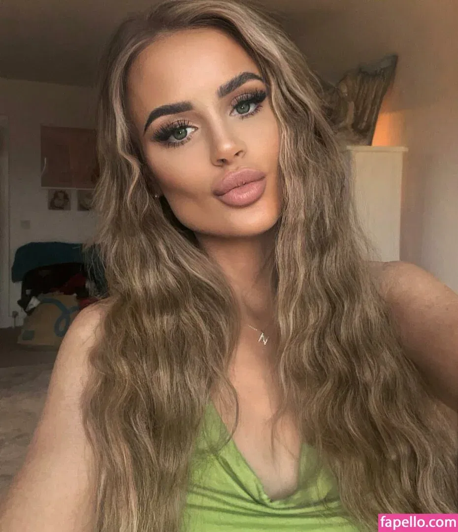 Nicole Farrell Onlyfans Photo Gallery 