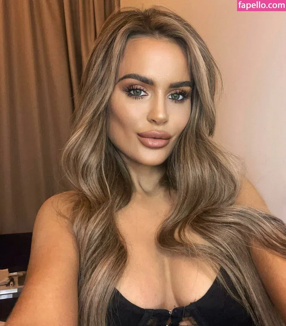 Nicole Farrell Onlyfans Photo Gallery 