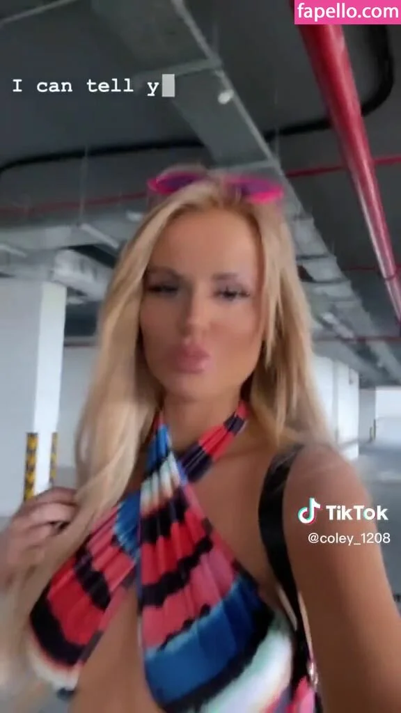 Nicole Farrell Onlyfans Photo Gallery 