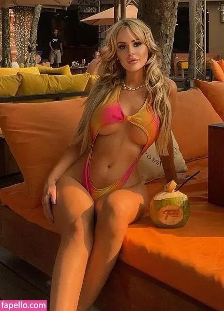 Nicole Farrell Onlyfans Photo Gallery 