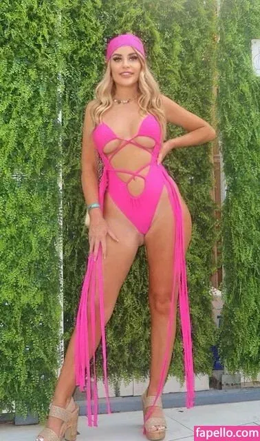 Nicole Farrell Onlyfans Photo Gallery 