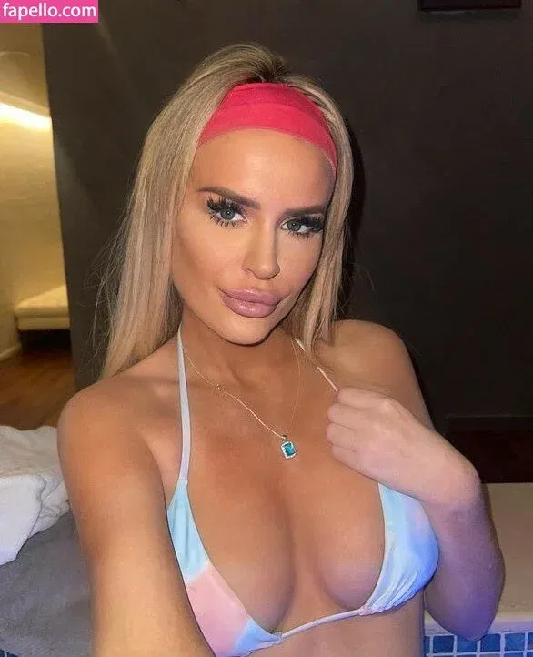 Nicole Farrell Onlyfans Photo Gallery 