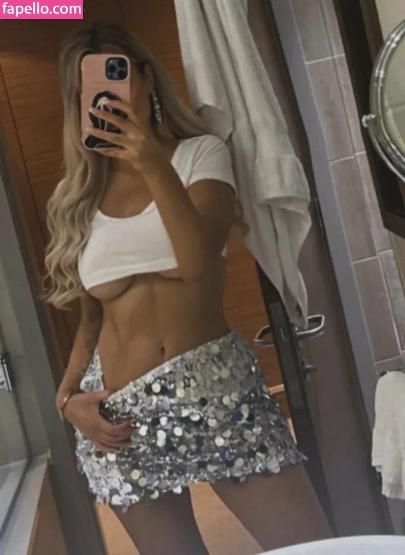 Nicole Farrell Onlyfans Photo Gallery 