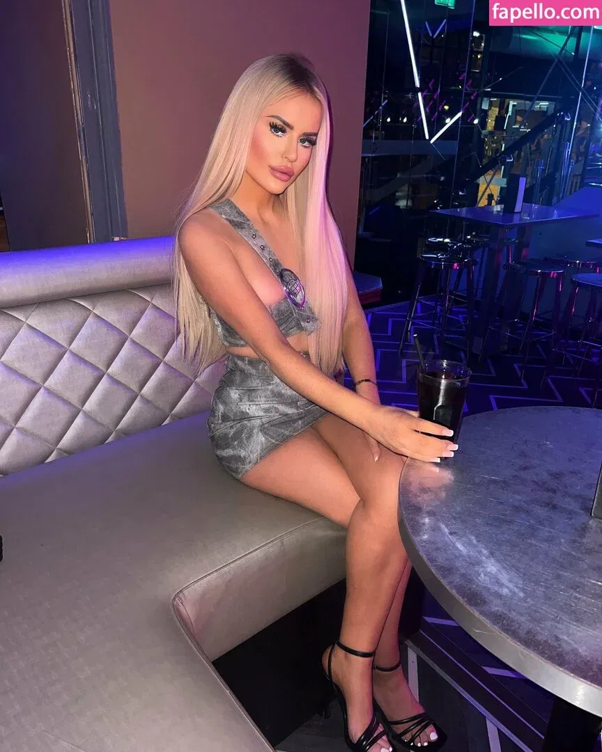 Nicole Farrell Onlyfans Photo Gallery 