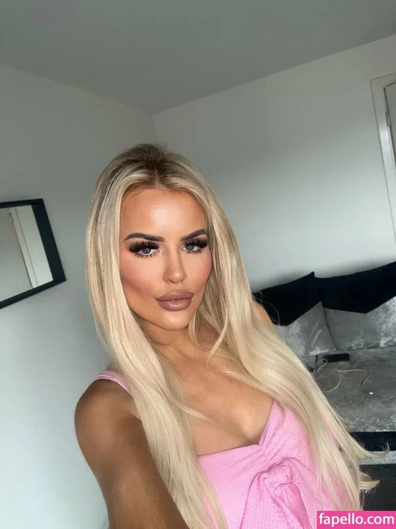 Nicole Farrell Onlyfans Photo Gallery 