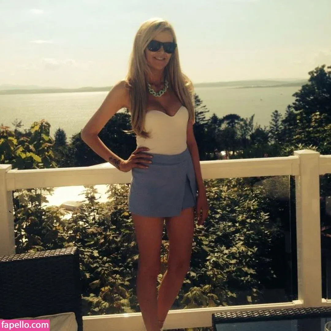 Nicole Farrell Onlyfans Photo Gallery 