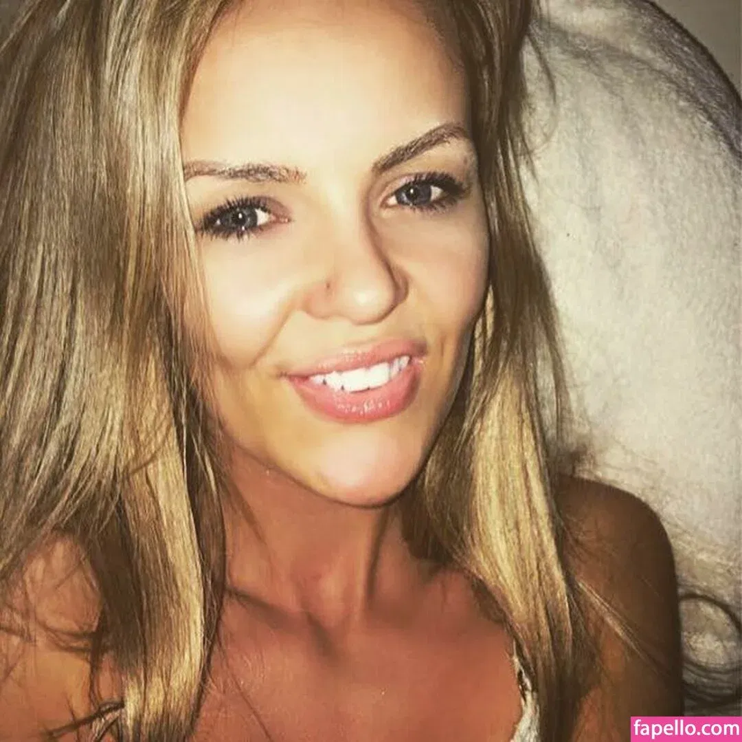 Nicole Farrell Onlyfans Photo Gallery 