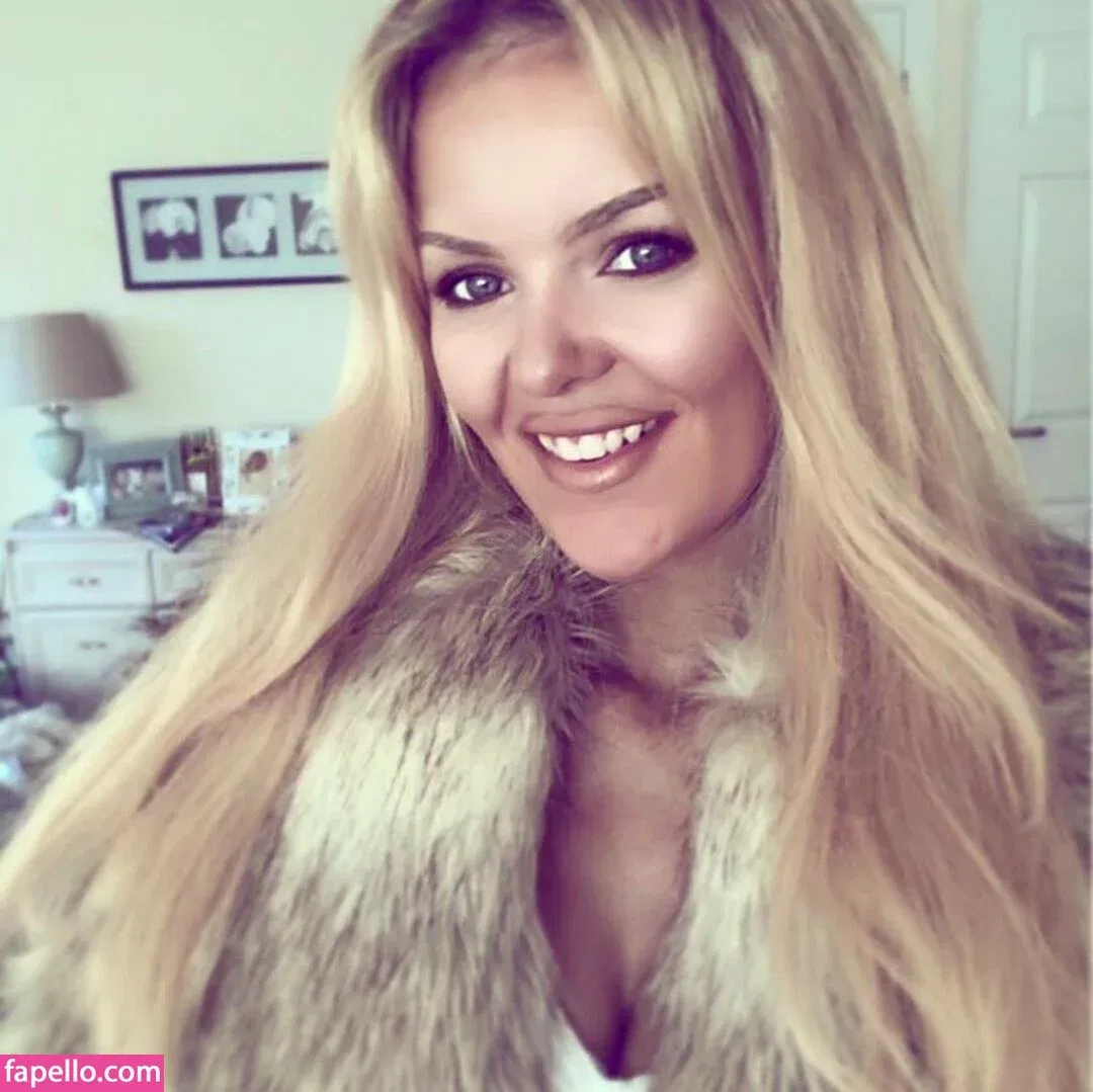 Nicole Farrell Onlyfans Photo Gallery 