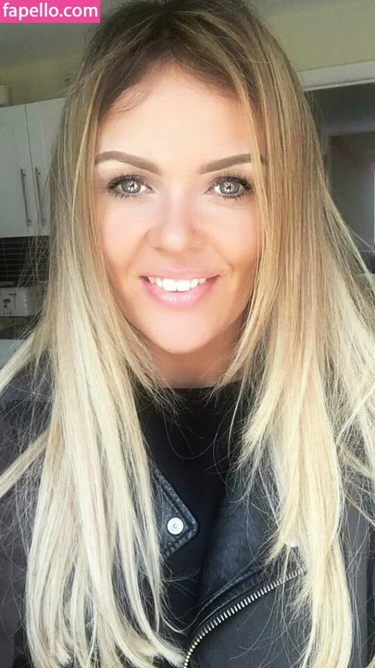 Nicole Farrell Onlyfans Photo Gallery 