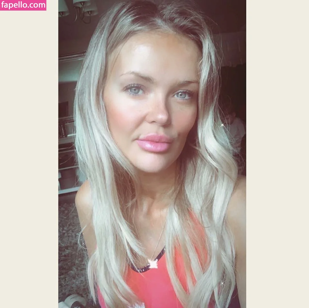 Nicole Farrell Onlyfans Photo Gallery 