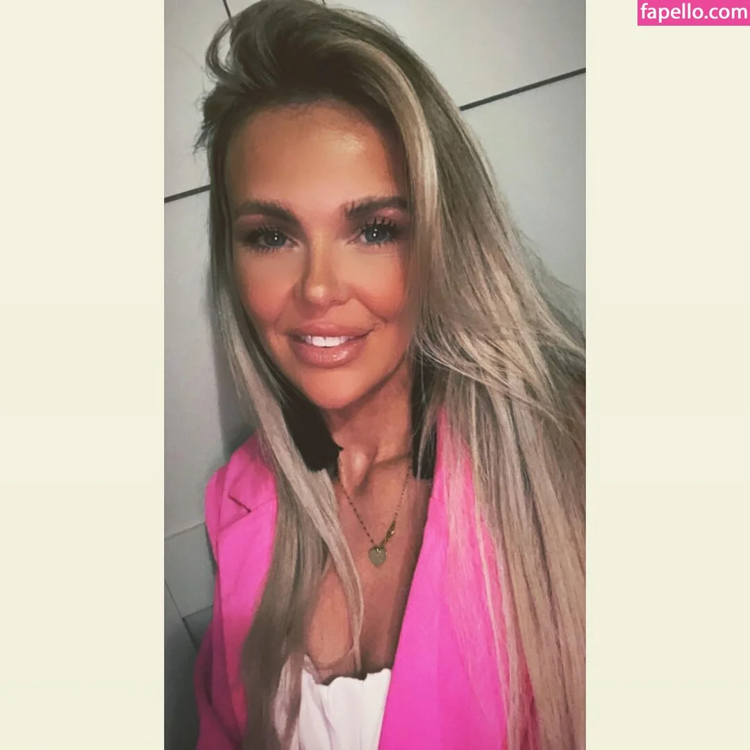 Nicole Farrell Onlyfans Photo Gallery 