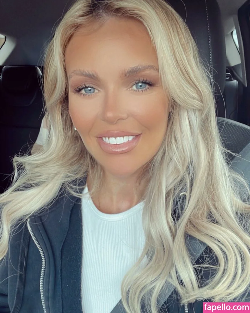 Nicole Farrell Onlyfans Photo Gallery 