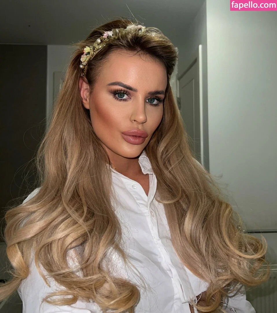 Nicole Farrell Onlyfans Photo Gallery 