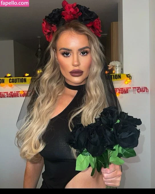 Nicole Farrell Onlyfans Photo Gallery 