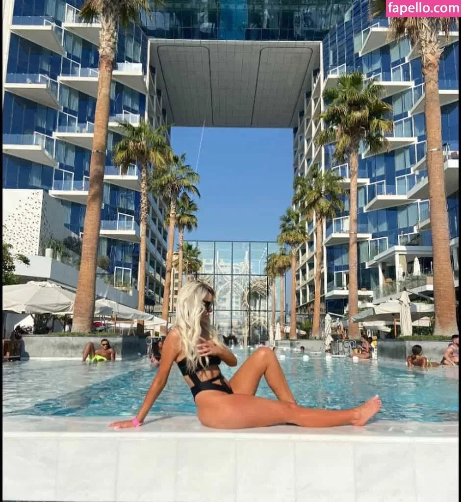 Nicole Farrell Onlyfans Photo Gallery 