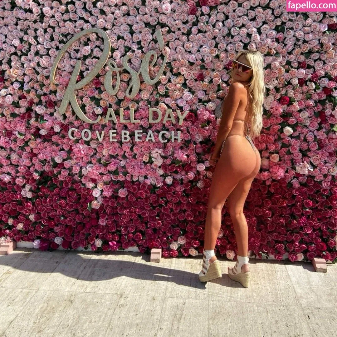 Nicole Farrell Onlyfans Photo Gallery 