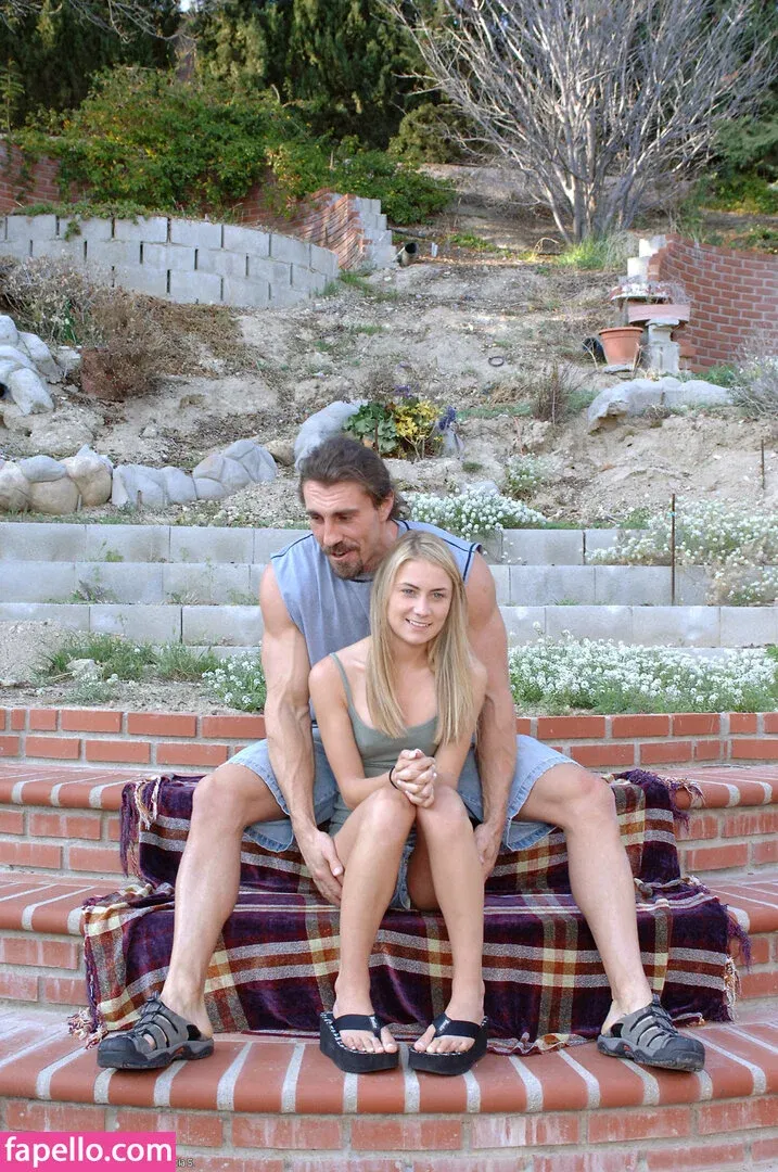 Taylor Stepaniuk Onlyfans Photo Gallery 