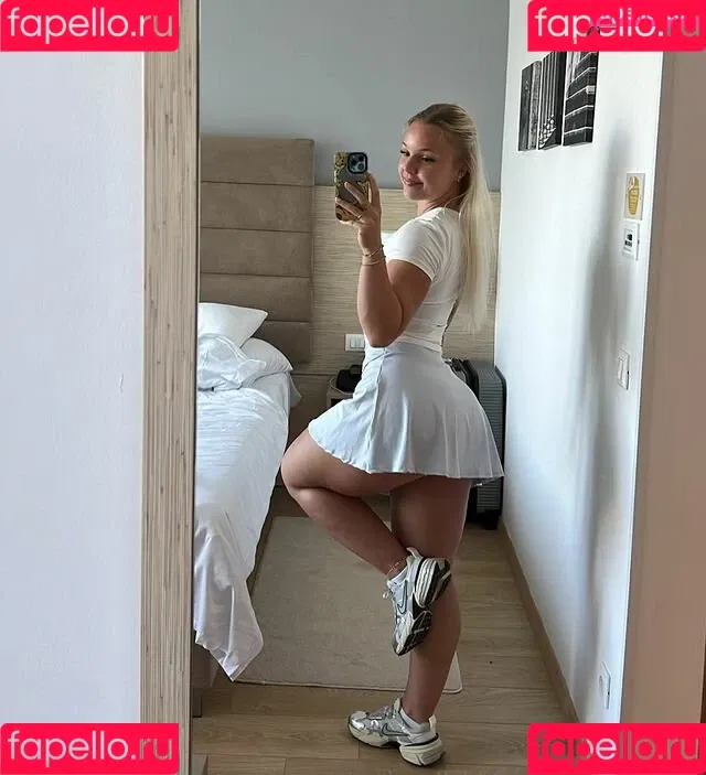 MommyMewtwo Onlyfans Photo Gallery 