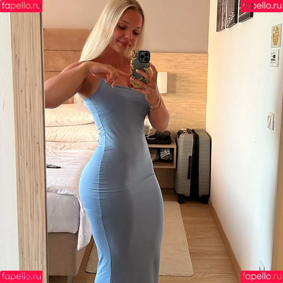 MommyMewtwo Onlyfans Photo Gallery 