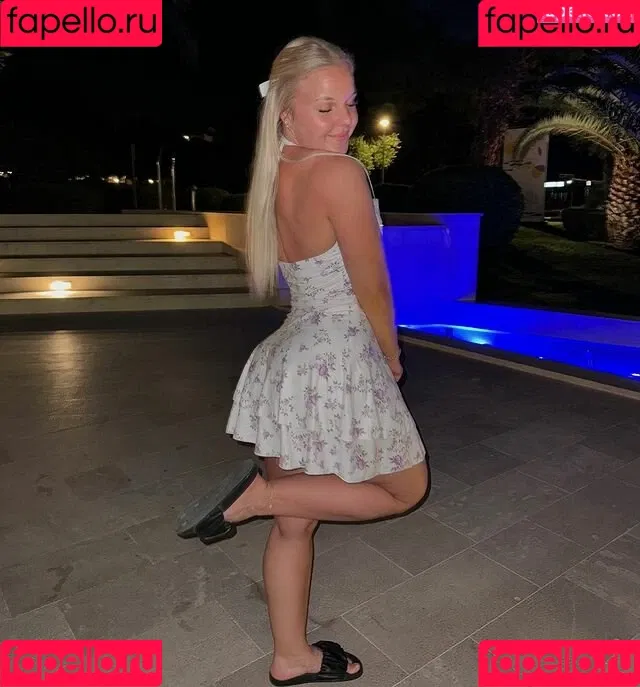 MommyMewtwo Onlyfans Photo Gallery 
