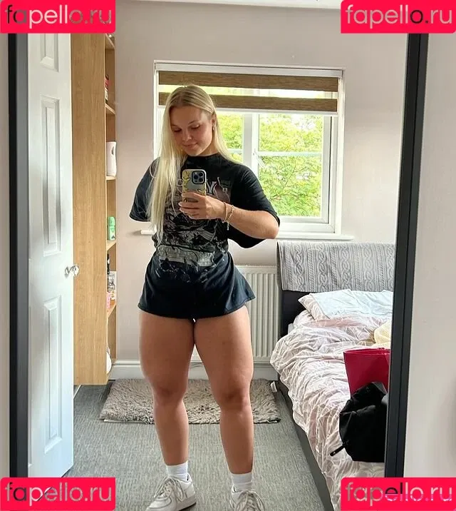 MommyMewtwo Onlyfans Photo Gallery 