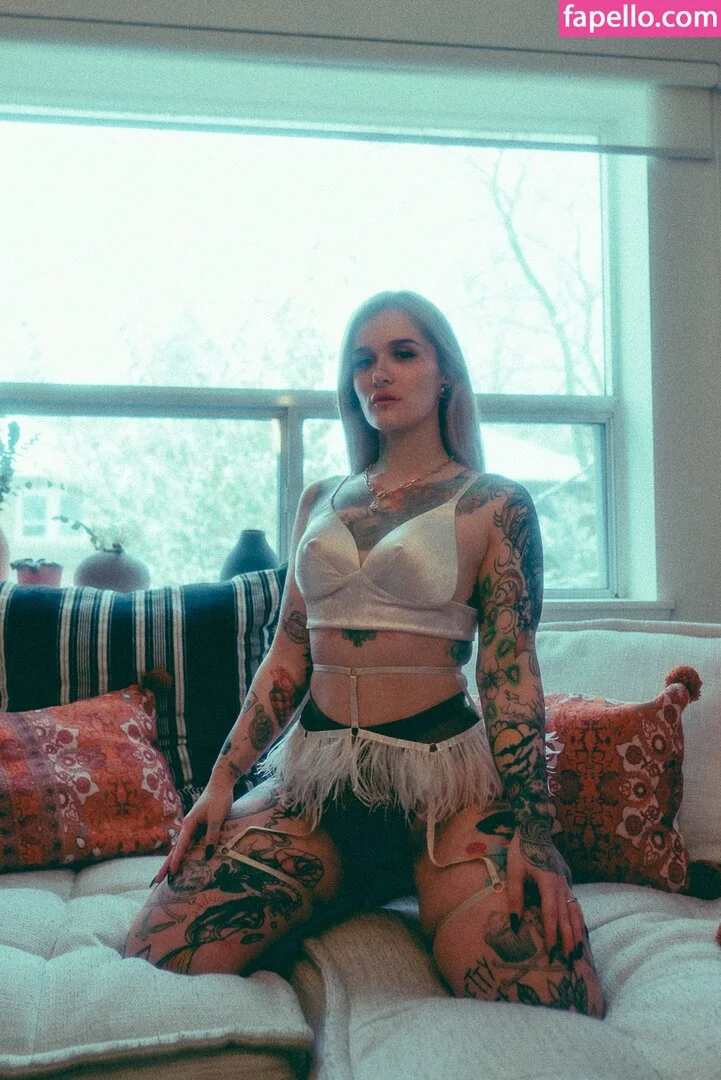 Katie Hollow Onlyfans Photo Gallery 