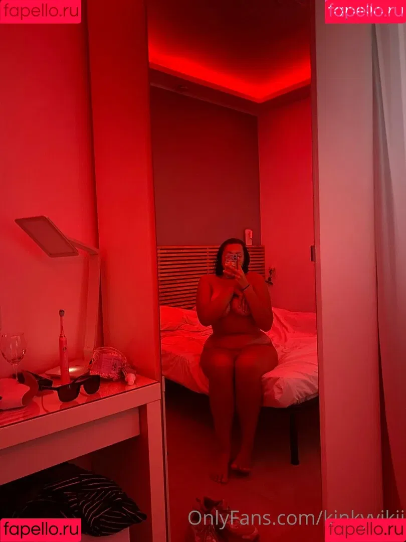 kinkyvikii Onlyfans Photo Gallery 