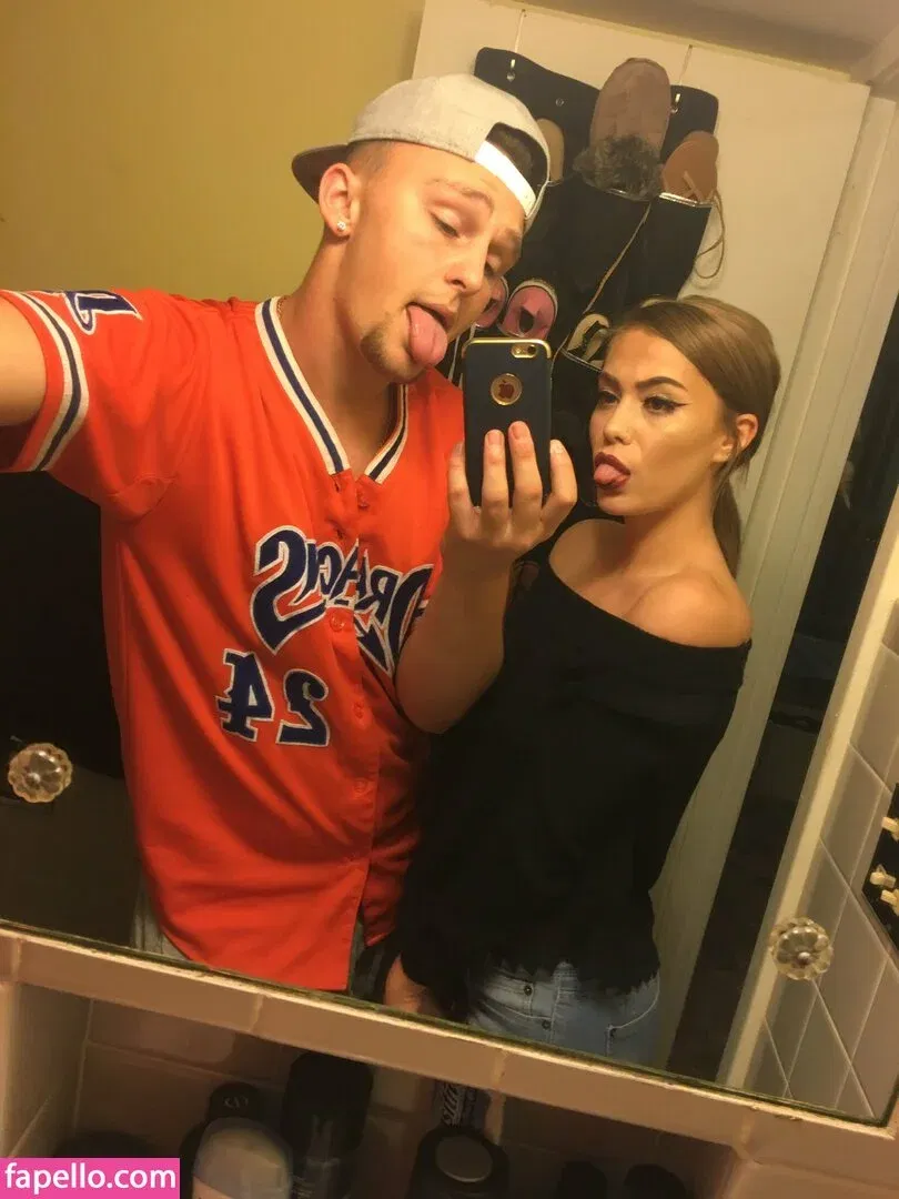 staywildraw Onlyfans Photo Gallery 