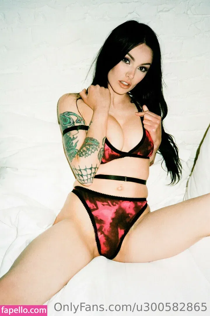 vikkiblowsie2 Onlyfans Photo Gallery 