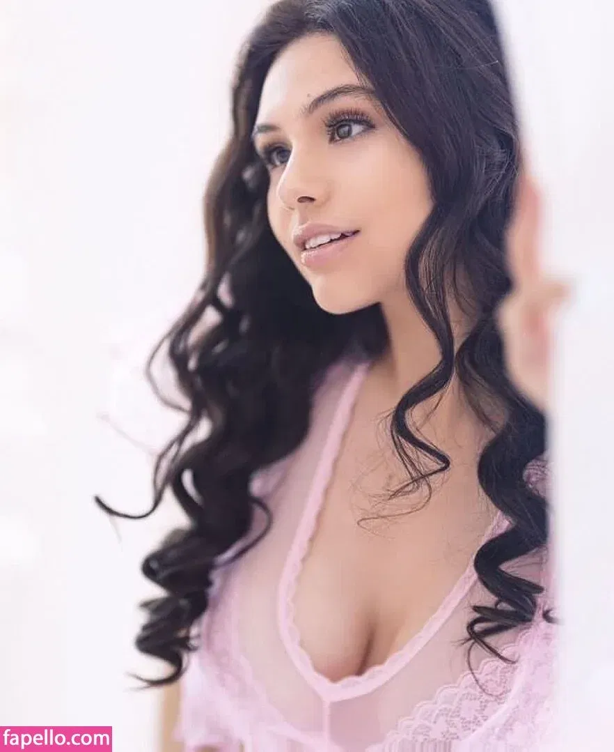 Vienna Maryce Onlyfans Photo Gallery 