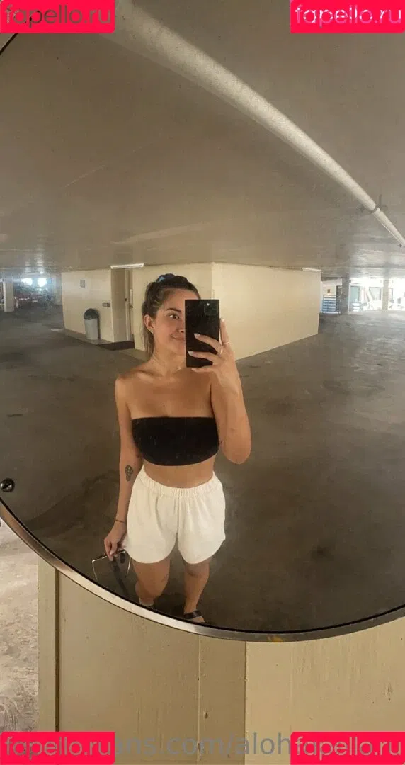 alohakailani Onlyfans Photo Gallery 