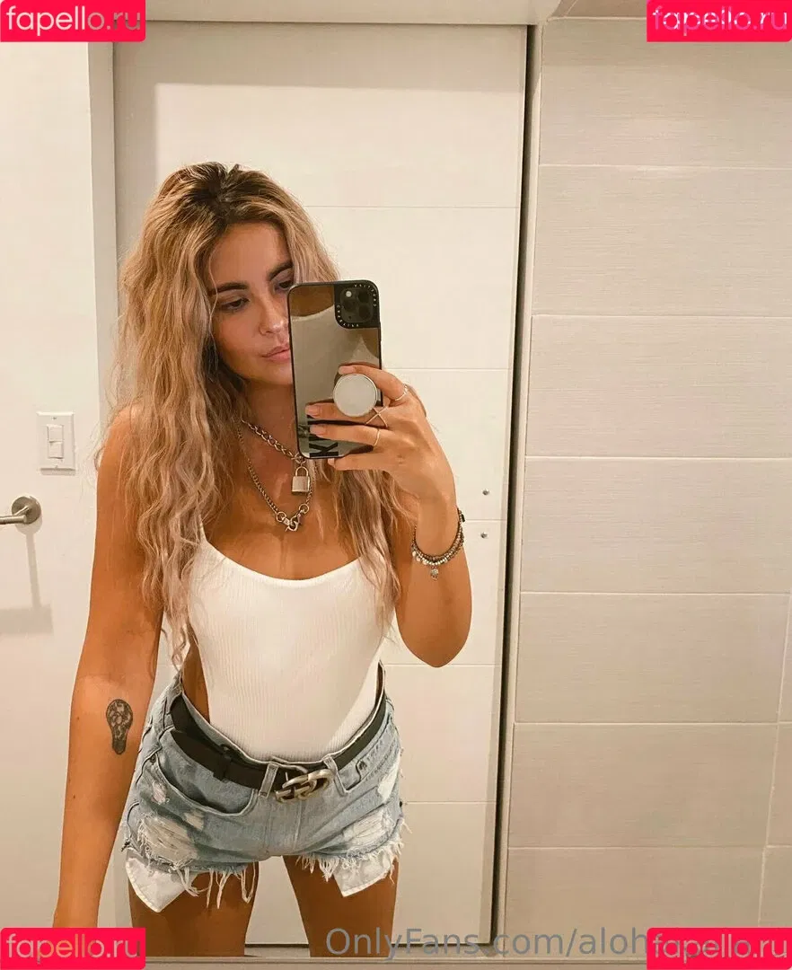 alohakailani Onlyfans Photo Gallery 