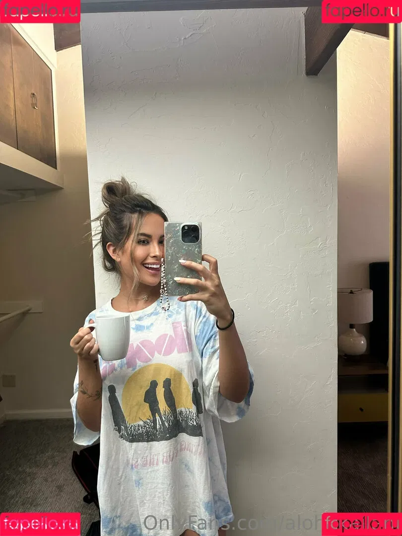 alohakailani Onlyfans Photo Gallery 