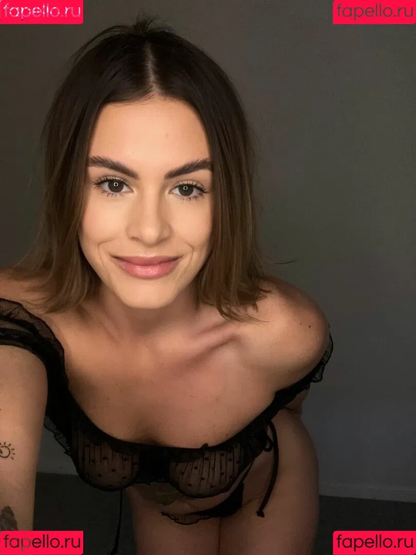 Ainslie Gardiner Onlyfans Photo Gallery 