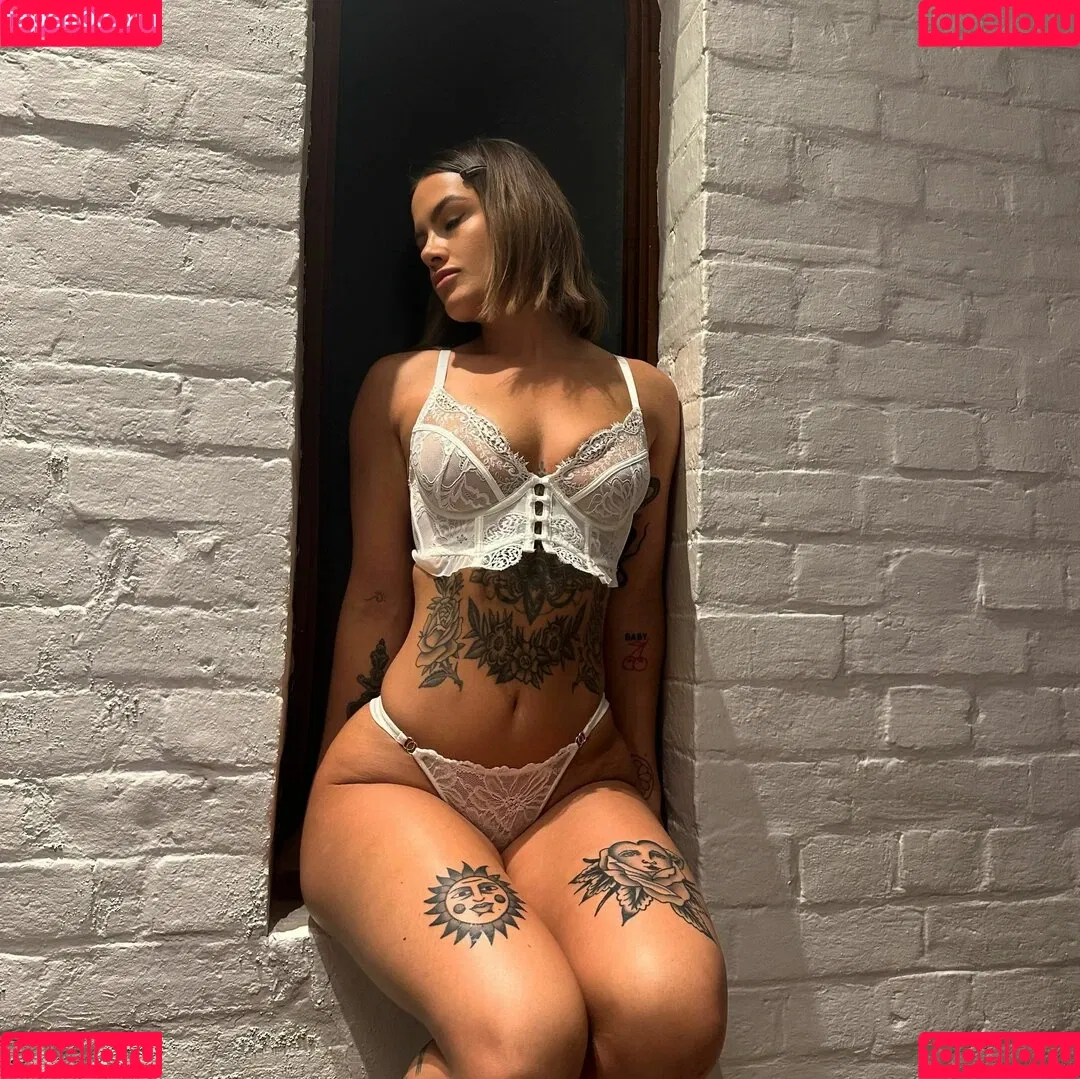 Ainslie Gardiner Onlyfans Photo Gallery 
