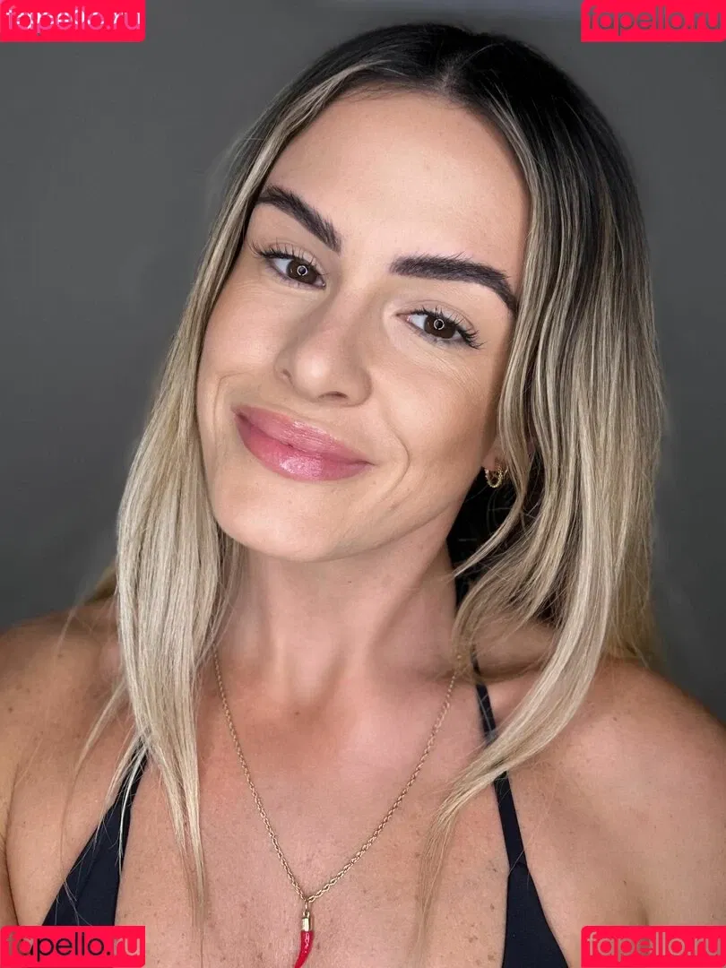 Ainslie Gardiner Onlyfans Photo Gallery 
