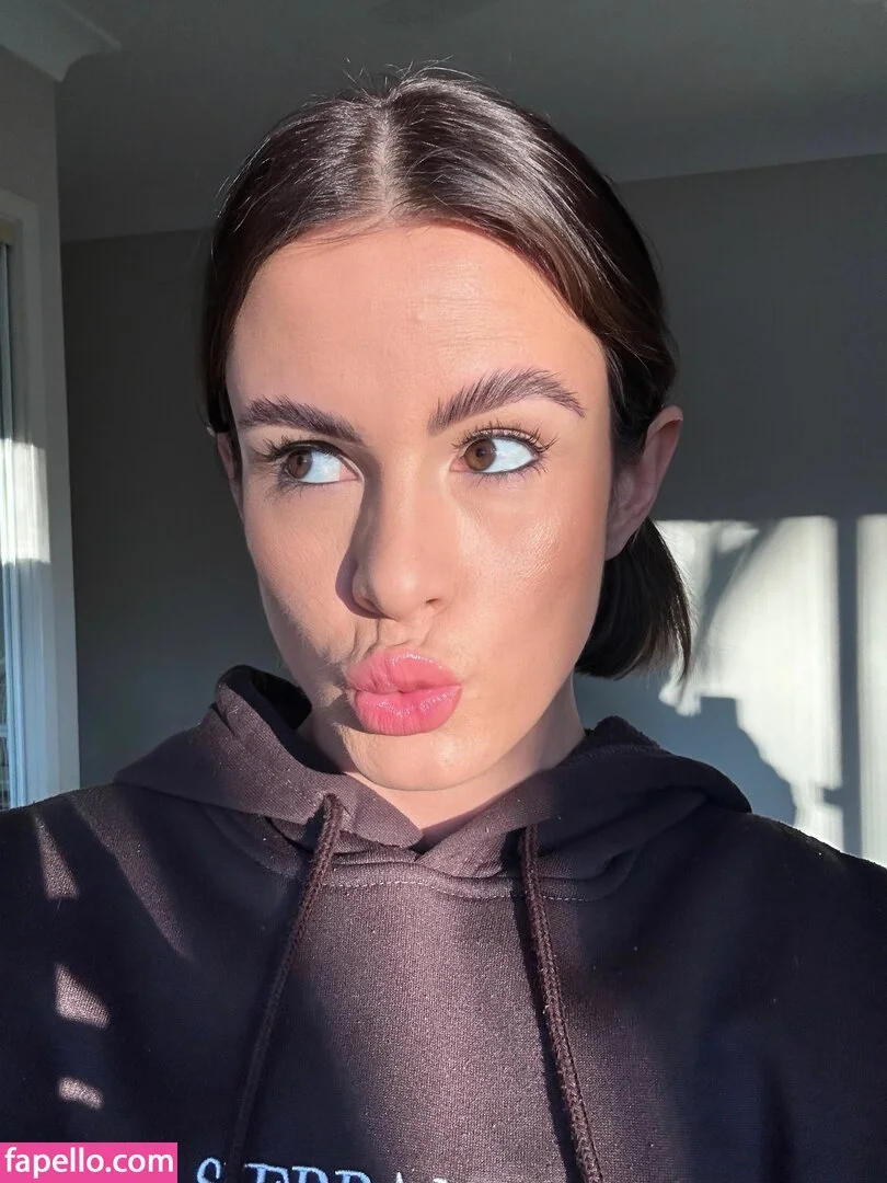 Ainslie Gardiner Onlyfans Photo Gallery 