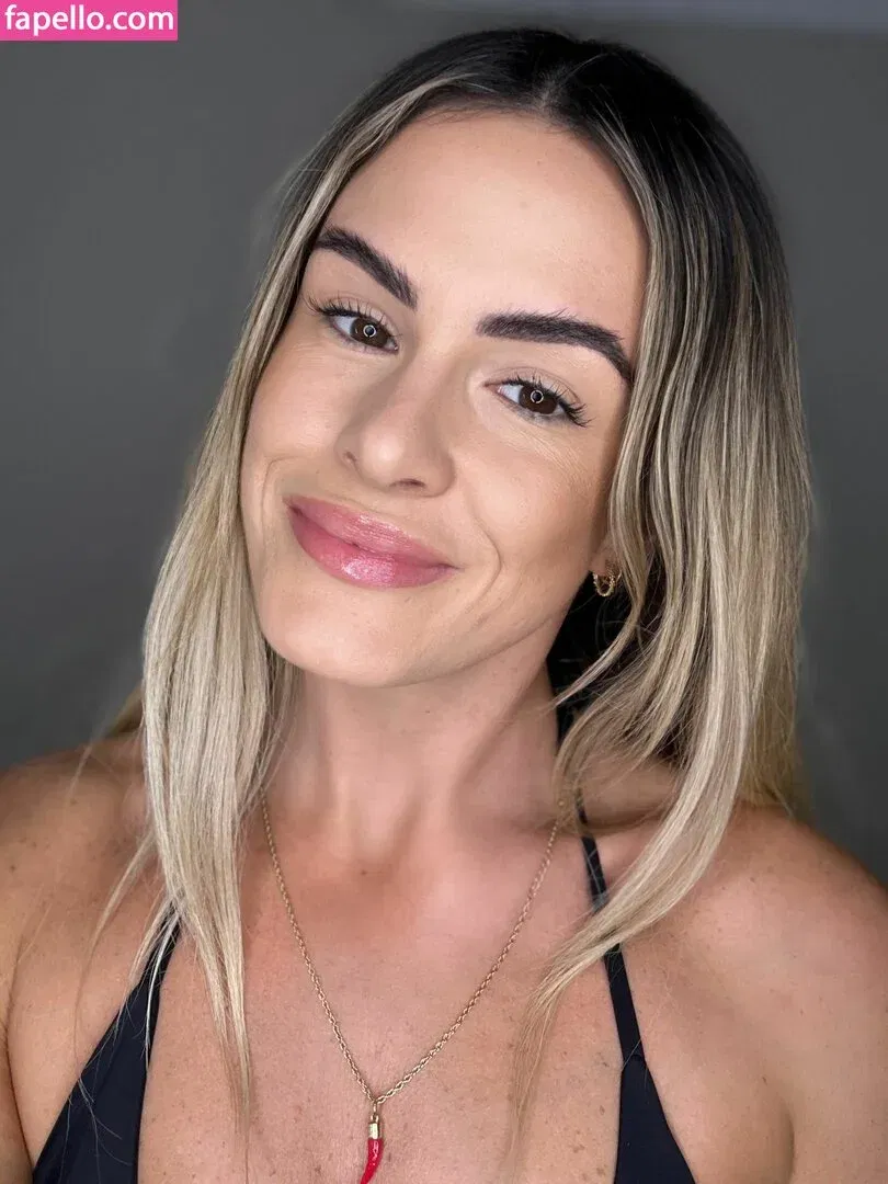 Ainslie Gardiner Onlyfans Photo Gallery 