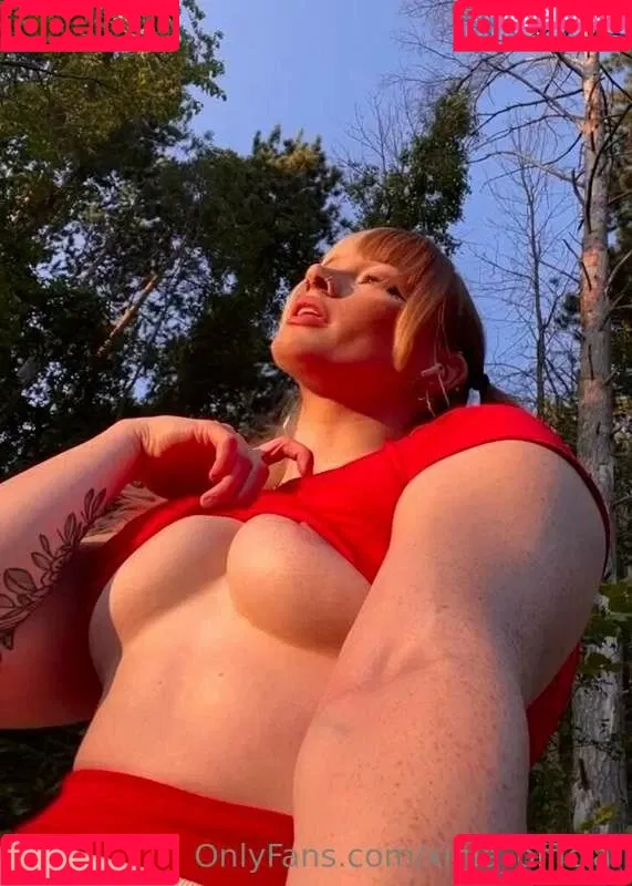 xinia_official Onlyfans Photo Gallery 