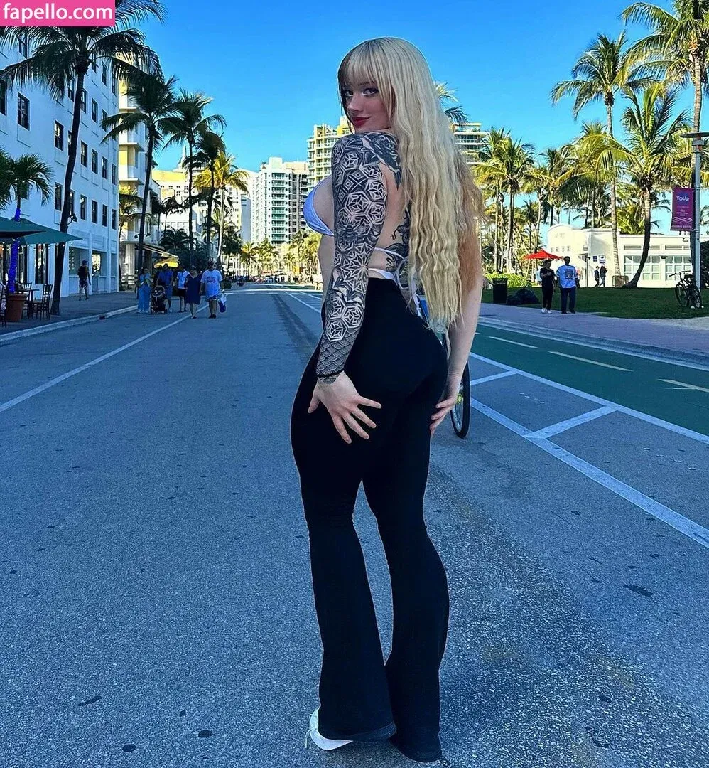 xinia_official Onlyfans Photo Gallery 