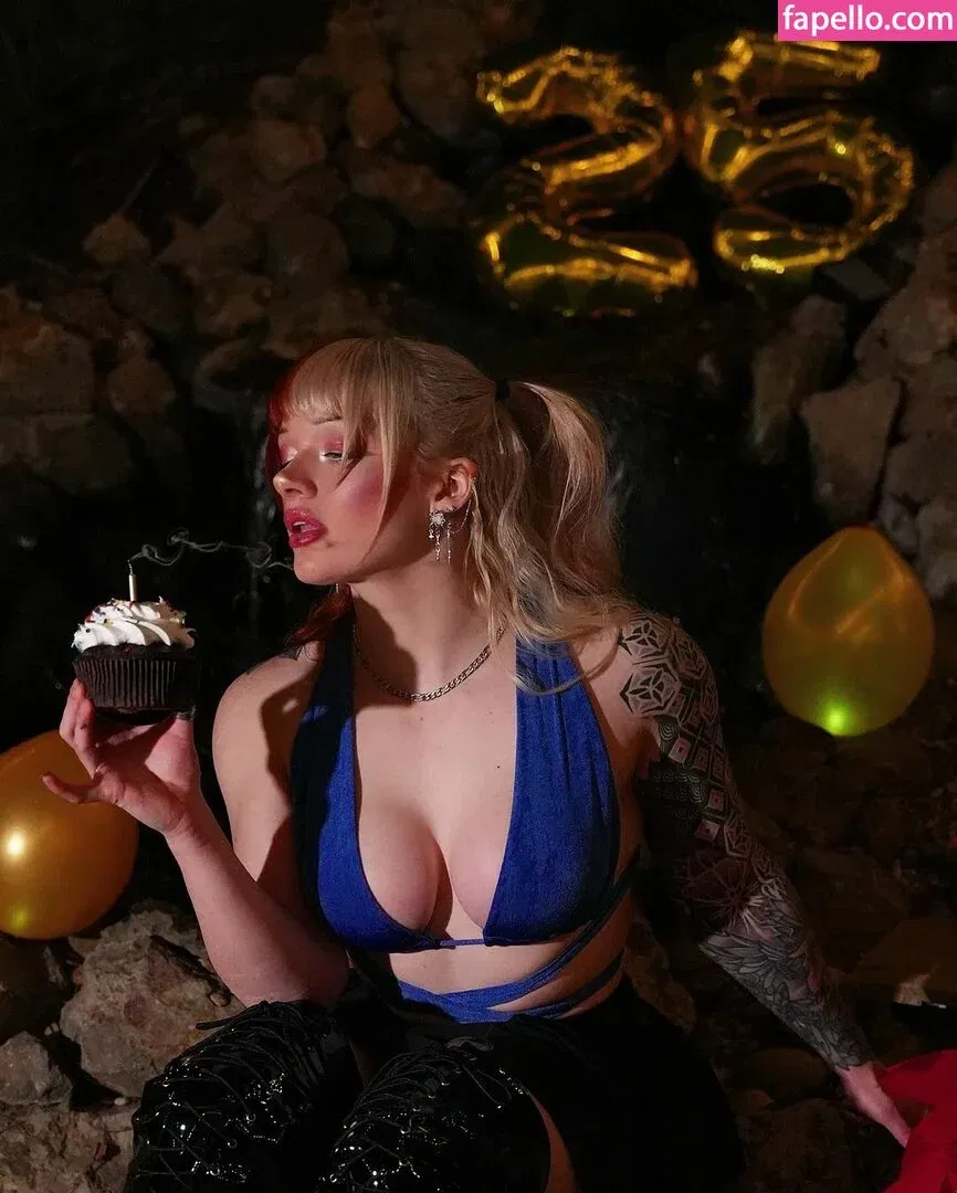 xinia_official Onlyfans Photo Gallery 